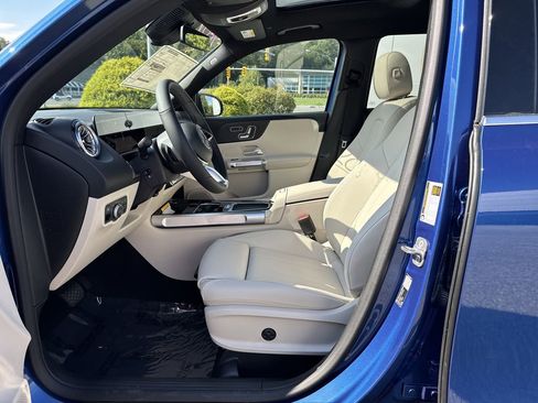 New 2026 Mercedes-Benz GLB 250 4MATIC image 9