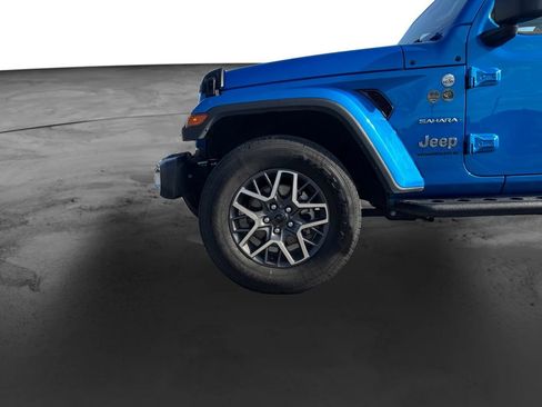 Used 2024 Jeep Wrangler Unlimited Sahara w/ Technology Group AWD/4WD image 24