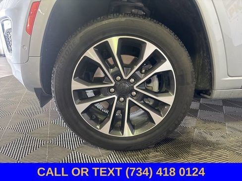 Used 2023 Jeep Grand Cherokee L Overland AWD/4WD image 53
