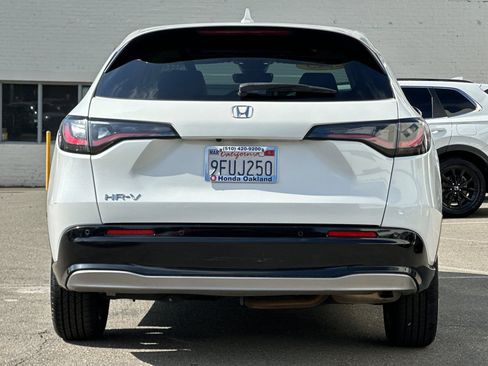 Used 2023 Honda HR-V EX-L image 6