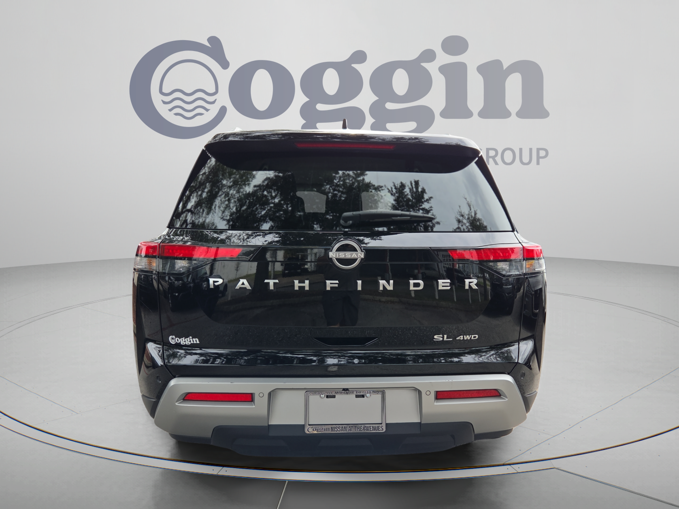 Used 2025 Nissan Pathfinder SL AWD/4WD image 4