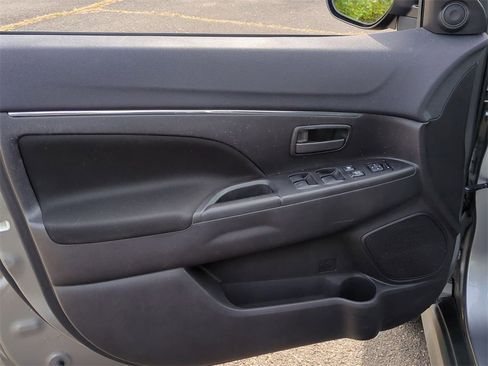 Used 2015 Mitsubishi Outlander Sport ES image 11
