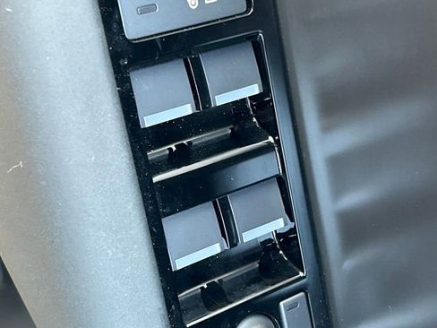 Used 2026 Land Rover Range Rover Velar S image 24