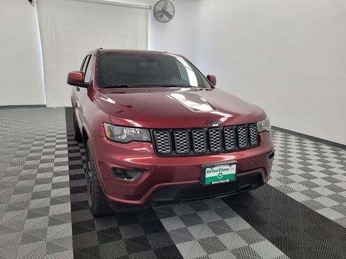 Used 2020 Jeep Grand Cherokee Altitude RWD image 14