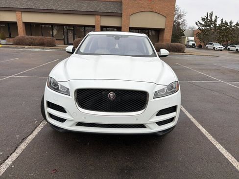 Used 2020 Jaguar F-PACE Prestige image 3