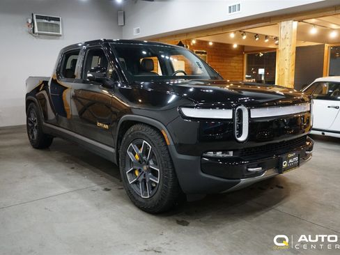 Used 2023 Rivian R1T Launch Edition image 3