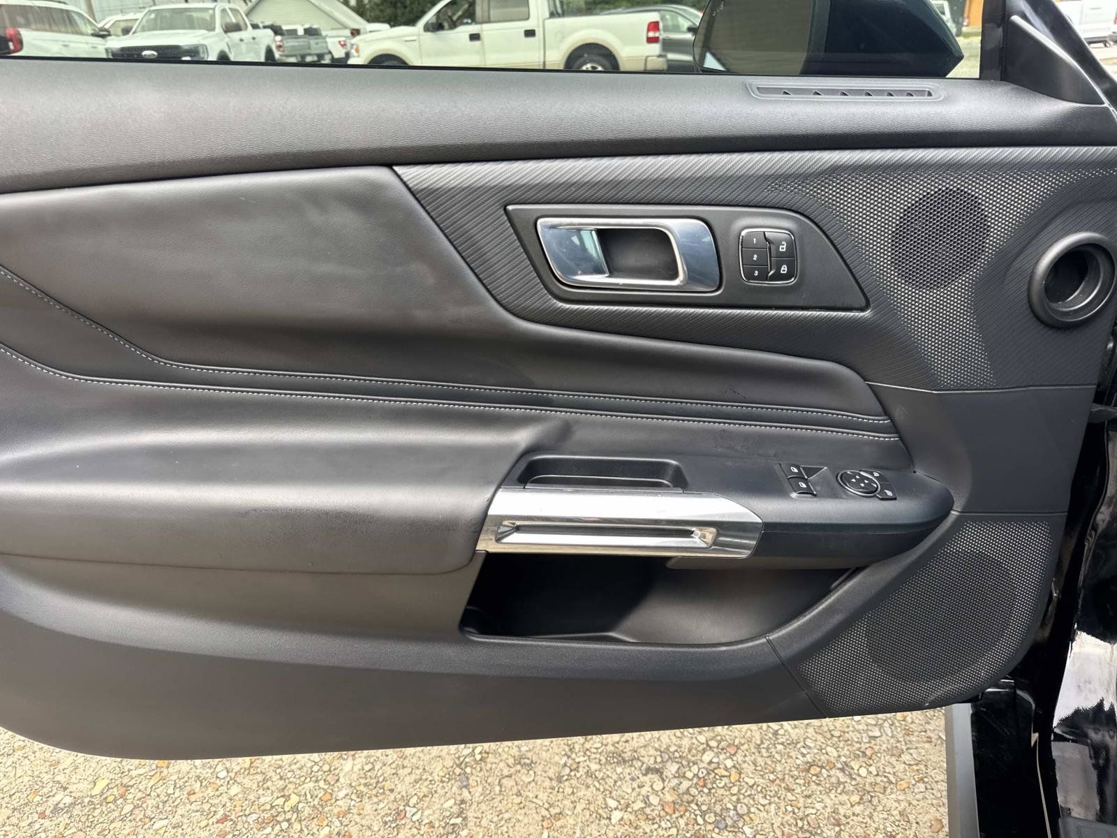 Used 2025 Ford Mustang GT Premium RWD image 18