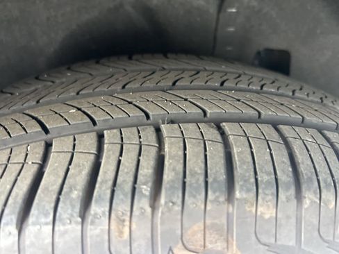 Used 2025 Nissan Pathfinder S image 15