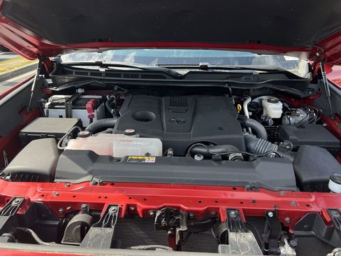 Used 2022 Toyota Tundra SR5 w/ SR5 Convenience Package image 35