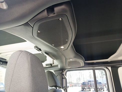 Used 2024 Jeep Wrangler Sport S image 17