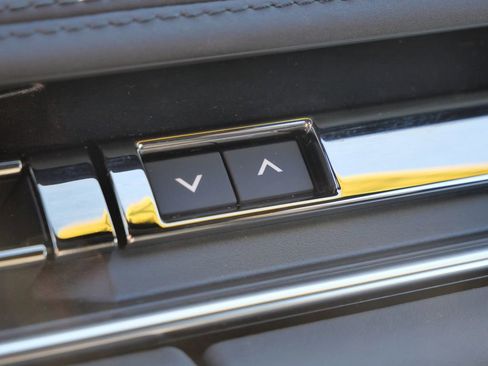 Used 2024 Land Rover Range Rover Sport Dynamic SE image 48