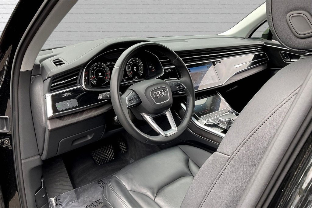 Used 2023 Audi Q7 3.0T Premium w/ Convenience Package AWD/4WD image 16