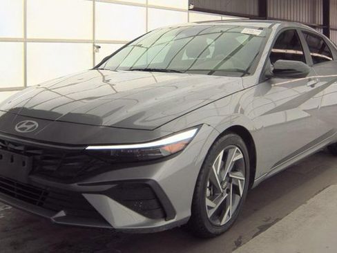 Used 2025 Hyundai Elantra Sport image 1