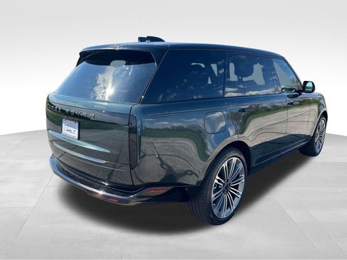 New 2026 Land Rover Range Rover Long Wheelbase SE AWD/4WD image 5