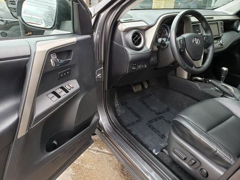 Used 2014 Toyota RAV4 Limited w/ Technology Package image 10