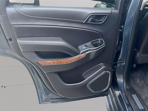 Used 2020 Chevrolet Tahoe Premier AWD/4WD image 14