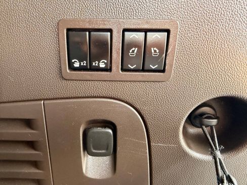 Used 2018 GMC Yukon Denali w/ Denali Ultimate Package AWD/4WD image 31