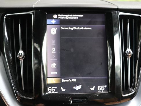 Used 2019 Volvo XC60 T6 Momentum w/ Premium Package AWD/4WD image 26