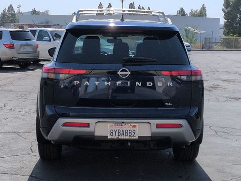Certified 2022 Nissan Pathfinder SL w/ SL Premium Package FWD image 7