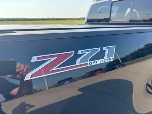Used 2015 Chevrolet Colorado Z71 w/ LPO, Gearon Bar Package AWD/4WD image 10