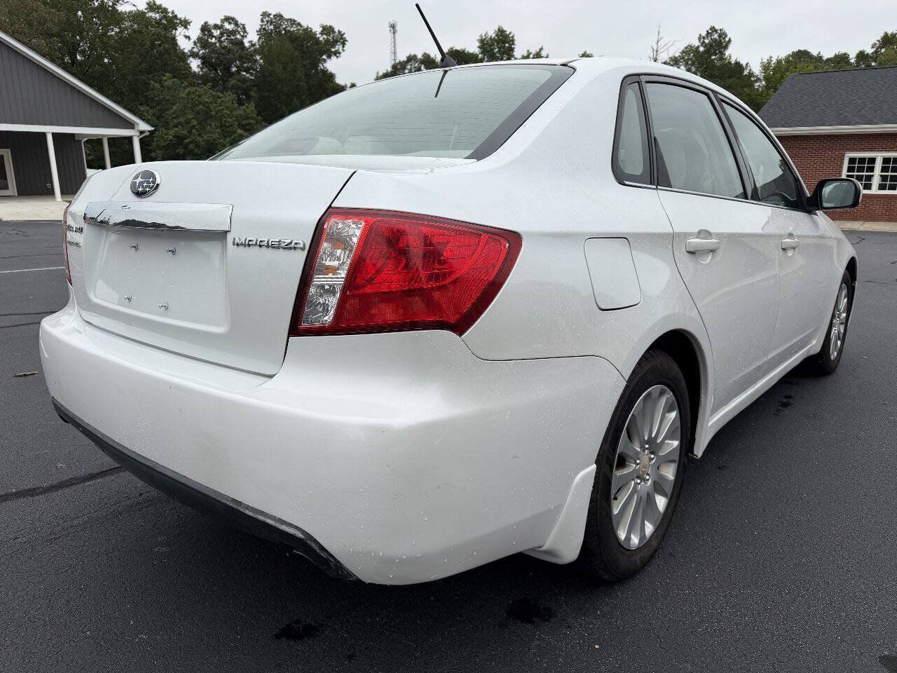 Used 2011 Subaru Impreza 2.5i Premium w/ PWR Moonroof Value Pkg AWD/4WD image 7