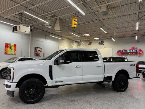 Used 2024 Ford F250 Lariat w/ Black Appearance Package image 2