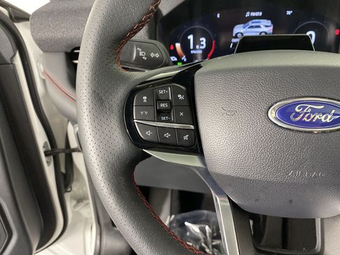 Used 2025 Ford Explorer ST-Line AWD/4WD image 22