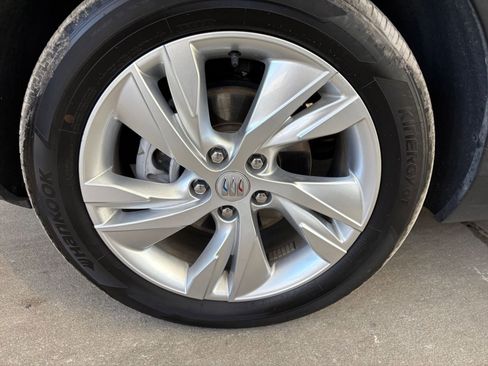 Used 2025 Buick Encore GX Preferred FWD image 30