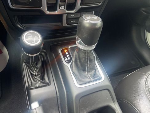 Used 2021 Jeep Wrangler Unlimited Sahara w/ Cold Weather Group image 17