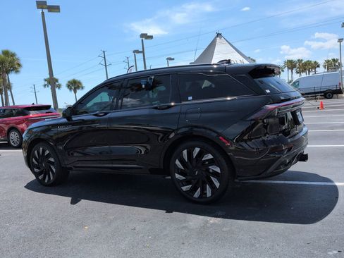 Used 2024 Lincoln Nautilus Reserve w/ Equipment Group 202A AWD/4WD image 6