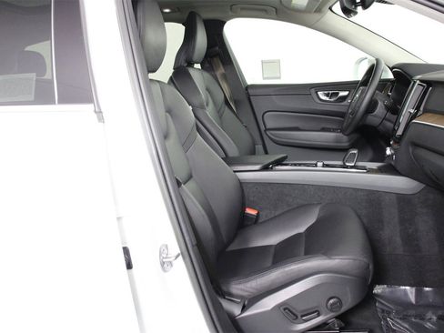 Certified 2023 Volvo XC60 B5 Plus w/ Protection Package Premier image 29