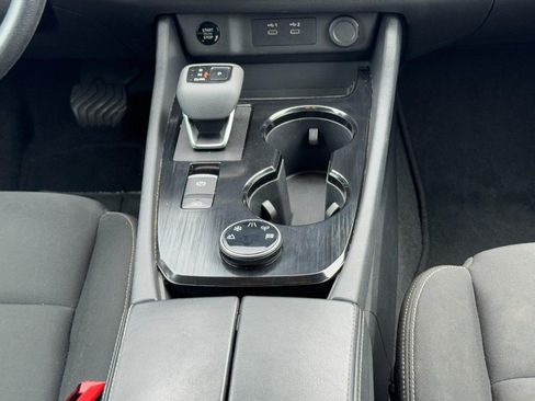 Used 2024 Nissan Rogue S AWD/4WD image 16