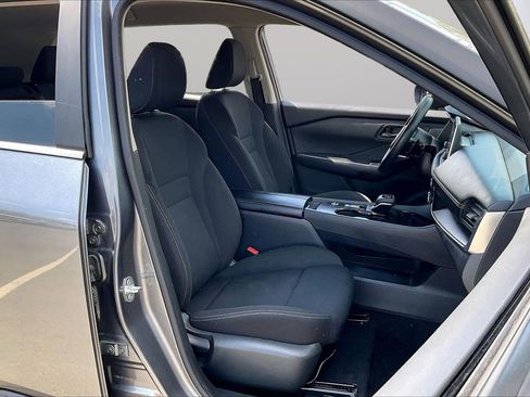 Used 2024 Nissan Rogue S image 23