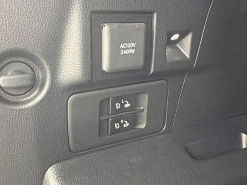 Used 2025 Lexus LX 700h F Sport image 15