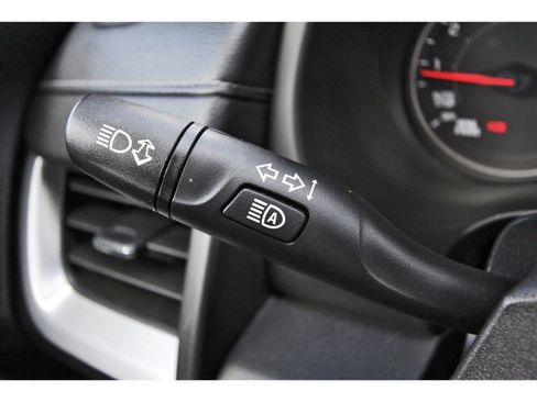 Used 2022 GMC Terrain SLE w/ Driver Convenience Package image 17