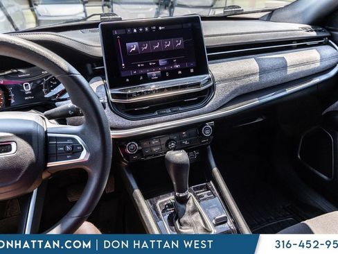 Used 2024 Jeep Compass Sport AWD/4WD image 8