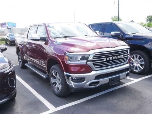 Used 2019 RAM 1500 Laramie AWD/4WD image 2