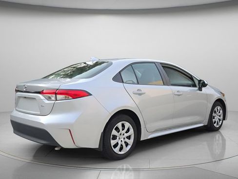 Used 2026 Toyota Corolla LE FWD image 7