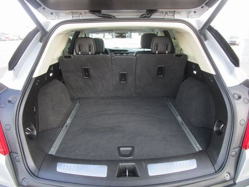 Used 2017 Cadillac XT5 Luxury image 22