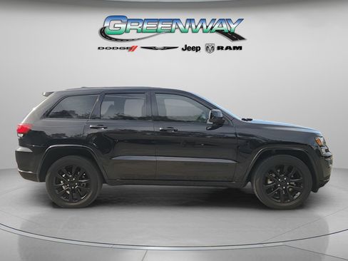 Used 2021 Jeep Grand Cherokee Laredo X image 4