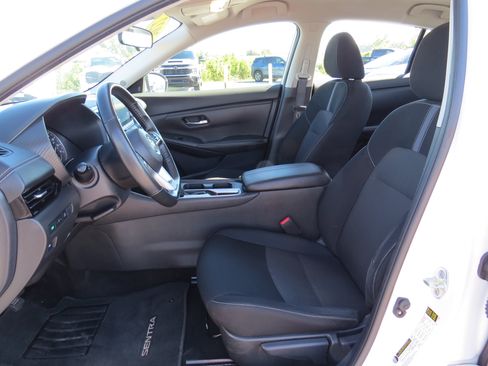Used 2022 Nissan Sentra SV FWD image 12