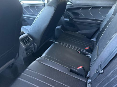 Certified 2023 Volkswagen Tiguan SE FWD image 12