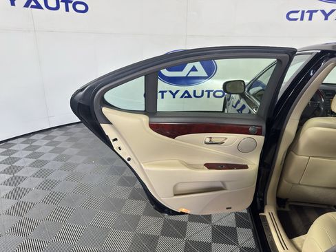 Used 2010 Lexus LS 460 w/ Luxury Value Edition RWD image 30