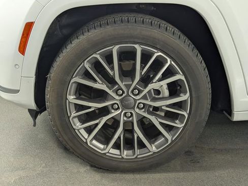 Used 2023 Jeep Grand Cherokee L Summit image 9