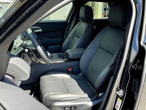 New 2026 Land Rover Range Rover Velar Dynamic SE image 9