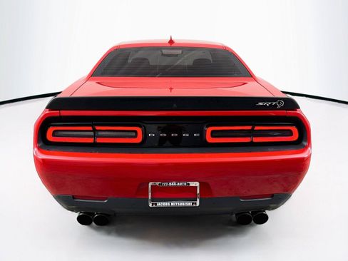 Used 2019 Dodge Challenger SRT Hellcat RWD image 4