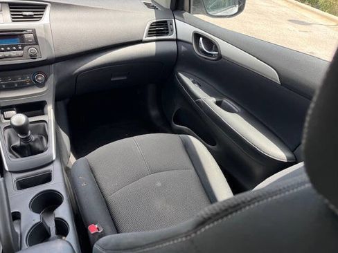 Used 2016 Nissan Sentra S image 19