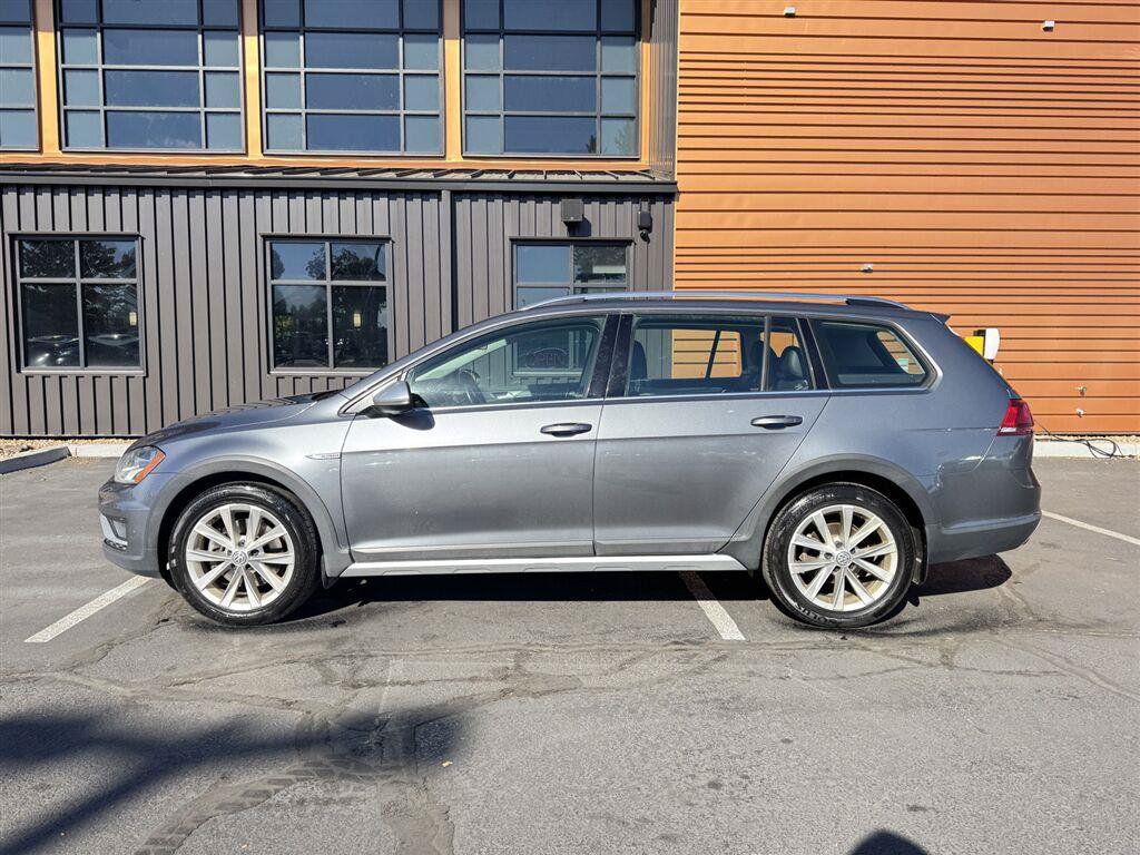 Used 2017 Volkswagen Golf Alltrack AWD/4WD image 2