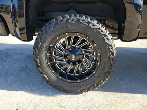 New 2026 GMC Sierra 1500 AT4 w/ Technology Package AWD/4WD image 6