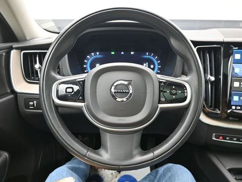 Used 2022 Volvo XC60 B5 Inscription w/ Advanced Package image 24